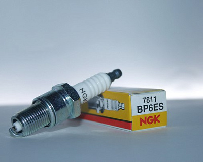 Свеча зажигания 4T BP6H VL18 NGK